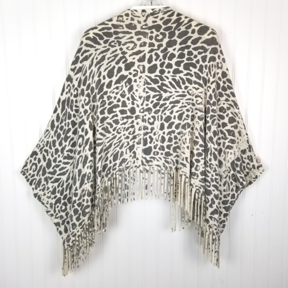 T Party Womens Kimono Wrap Poncho Open Cardigan Animal Print Size Small Fringe - Picture 2 of 7